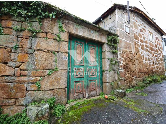 Casa rústica para reformar en Loiro