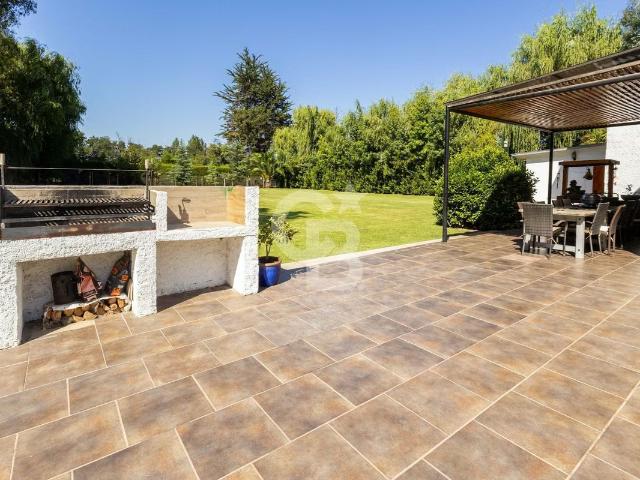 Parcela de 4800 m² | Piscina y Quincho | Condominio | 5 dormitorios por 15990.00 en Calera de Tango