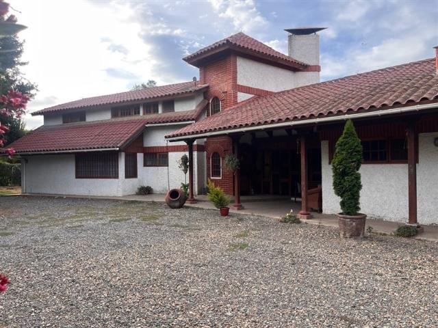 Parcela en Venta en Angamos Limache