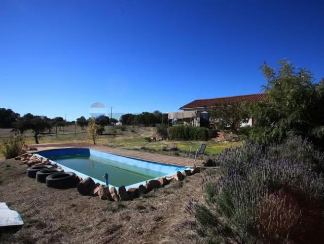 Parcela 5.200 m² con casa y piscina litueche | 3 dormitorios por 175000. 00 en Litueche