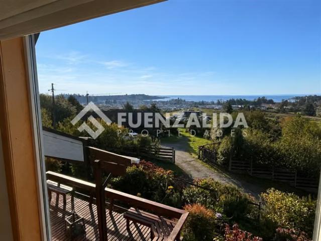 Parcela 5.400 m2 con casa y cabaña Vista a Lago y Volcanes | 3 dormitorios por 15800.00 en Puerto Varas