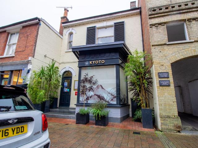 Parchment Street, Winchester SO23, 3 bed flat to rent, £1,800 pcm | PrimeLocation