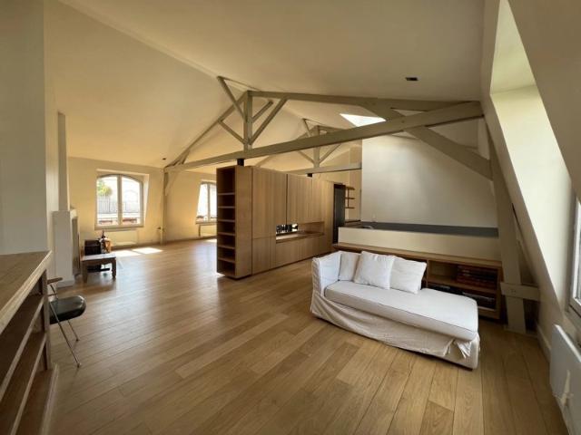 Rue du Parchamp Magnifique duplex familial – 4 chambres – Beaux Volumes