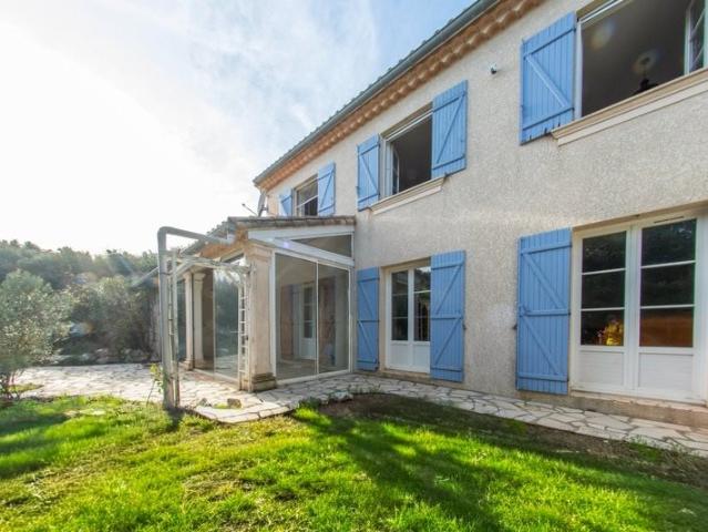 Pardailhan – Maison Familiale – 5 Pièces – Piscine – Véranda. 185m² Pardailhan