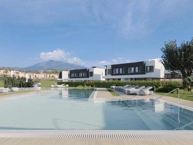 Pareado en Venta en Estepona, Málaga