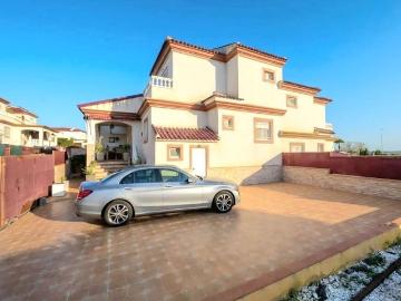 Pareado en venta en La Marina, Alicante Costa Blanca