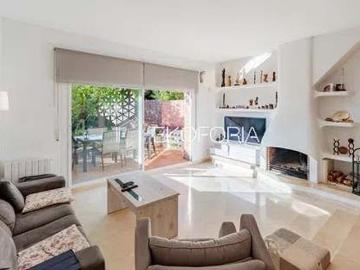Villa en venta en Rocafort, Valencia - Jardín