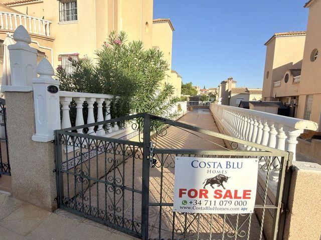 Pareado en venta en Villamartin, Alicante Costa Blanca
