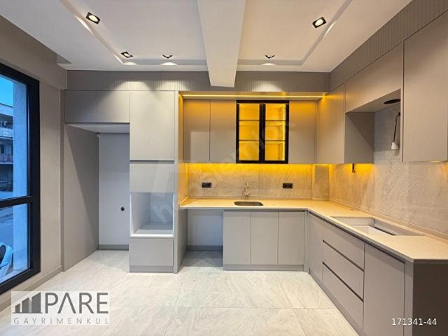 PARE'DEN ÖNÜ AÇIK EBEVEYN BANYOLU GENİŞ 2+1 DAİRE