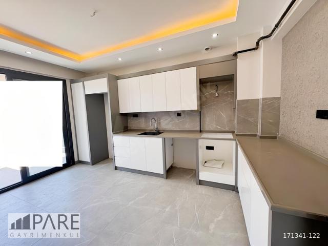 PARE'DEN YUKARI ŞEMİKLERDE HER KAT TEK DAİRE GENİŞ 3+1 DAİRE