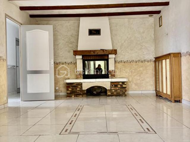 Parfaite maison familiale à vendre: un havre de paix spacieux à découvrir !