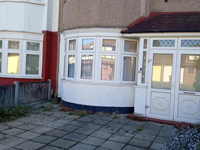 Parham Drive, Ilford, Greater London IG2, 3 bed semi detached house to rent, £2,695 pcm | PrimeLocation