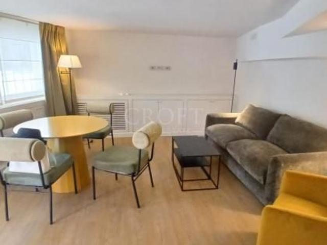Parioli / Piazza delle MuseGround floor. Fully renovated one bedroom, living, kitchen, bathroom.Laundery. A/C.RIF#2435