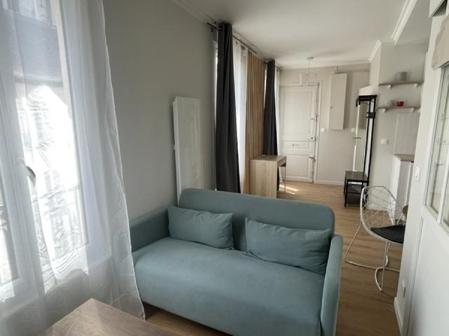 PARIS 4ᵉ – RUE DES ROSIERS – BEAU 2 PIECES– CALME SUR COUR