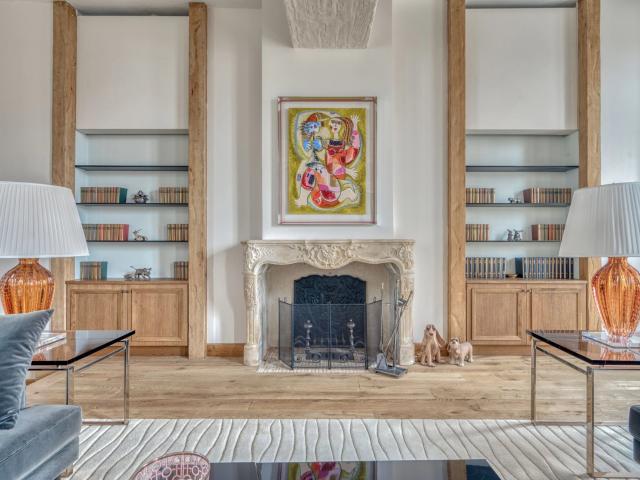 Paris 5e — Face à l’Île Saint Louis et à la Seine, à deux pa. 359m² Paris 4ème