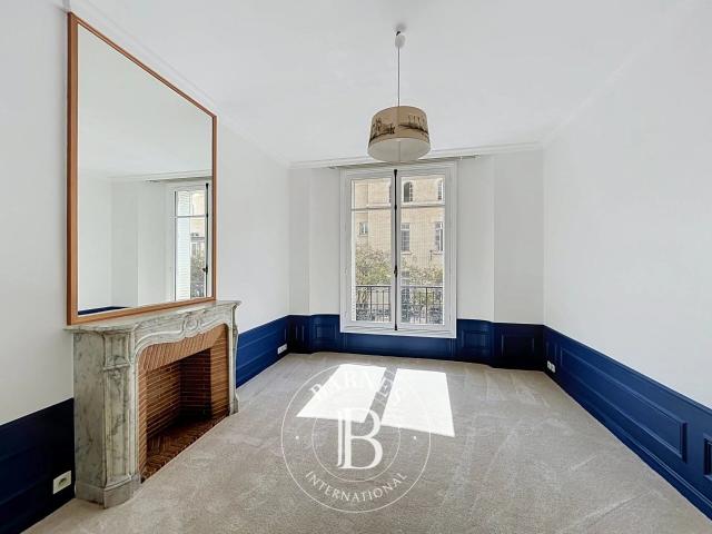 Paris 5ème, Appartement 3 Chambres 118 m² en location