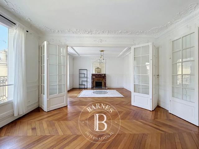 Paris 5ème, Appartement 3 Chambres 134 m² en location