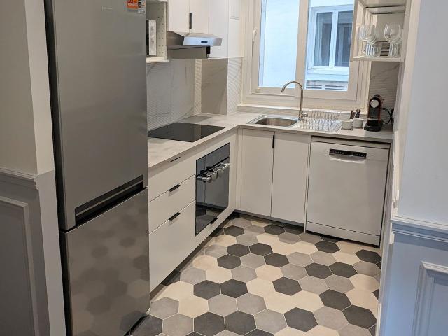 PARIS 65m² Newly Renovated 2 Bedrooms, Paris Amsterdam Apartments for Rent