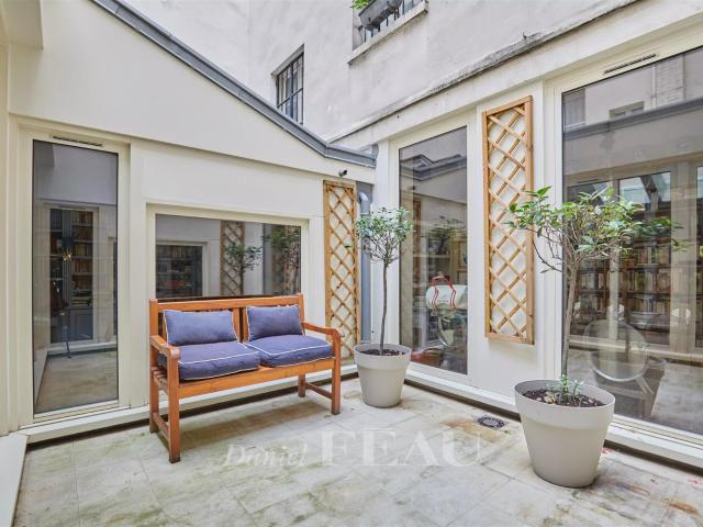Paris 6 Quai des Grands Augustins avec patio intérieur 82m² Paris 6ème