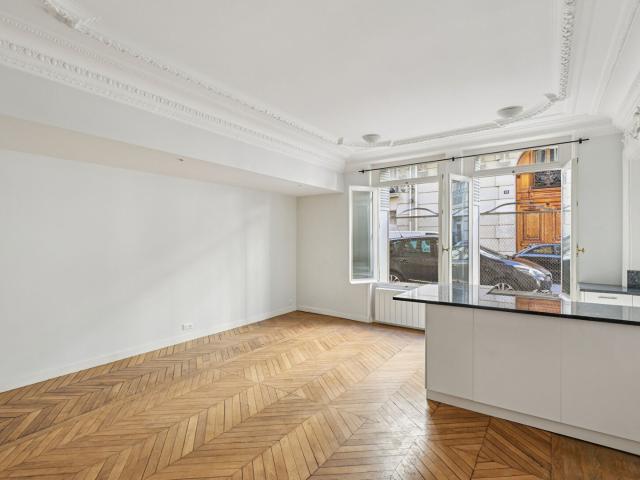 PARIS 75007 Appartement 86.18 m² 3 100€
