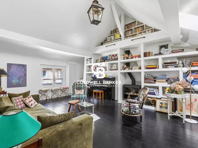 Paris 75007, beau Duplex d'exception aux derniers étages – U. 92m² Paris 7ème