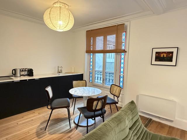 Paris 75007 Rue De Verneuil T1bis de 30 M² 30m² Paris 7ème