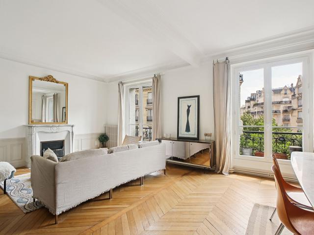 PARIS 75015 Appartement 82 m² 3 000€