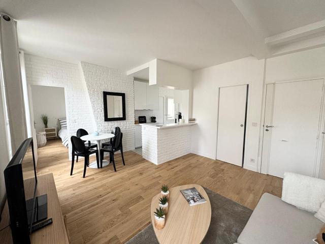 PARIS 75016 Appartement 48 m² 2 210€