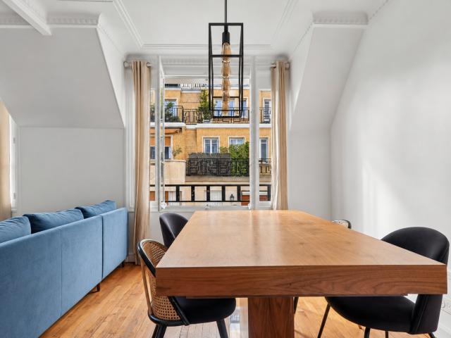 PARIS 75016 Appartement 56 m² 2 800€