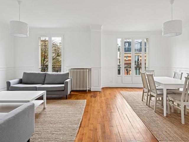 PARIS 75018 Appartement 100.02 m² 3 900€