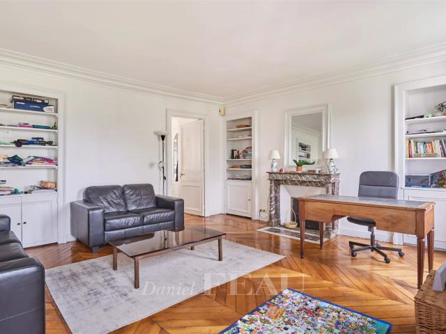 Paris 7e Place du Palais Bourbon 75m² Paris 7ème