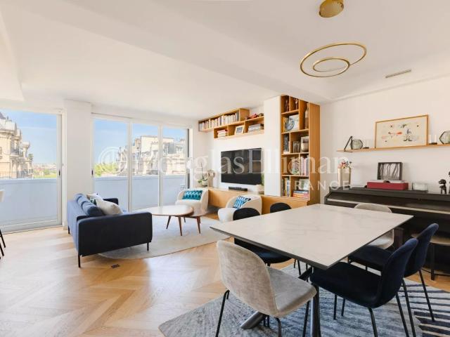 PARIS 7e/15e TOUR EIFFEL CHAMPS DE MARS Appartement 2 cham. 76m² Paris 15ème