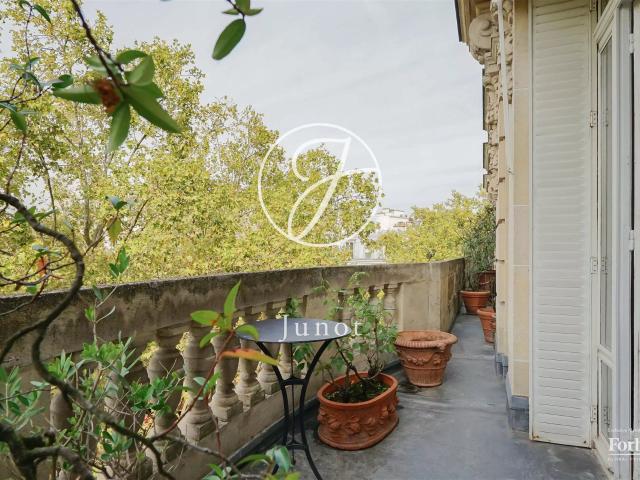 Paris 7e CHAMP DE MARS Appartement à vendre 163,40m² C. 163m² Paris 7ème