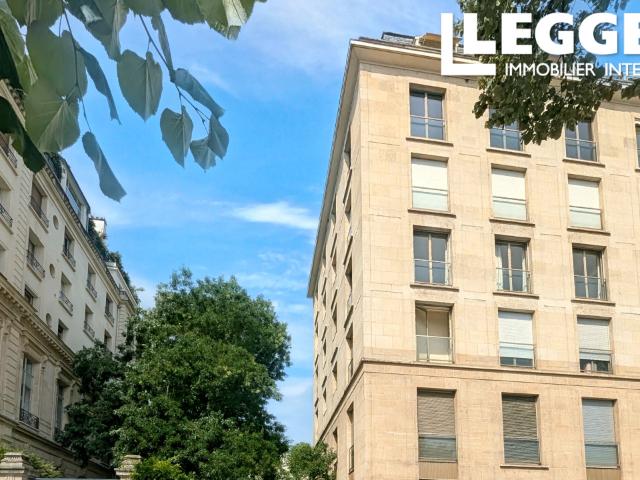 Paris 7e Invalides / quai de Seine, studio T1 15 M2 prêt à vivre, douche, wc, cuisine équipée, lave linge