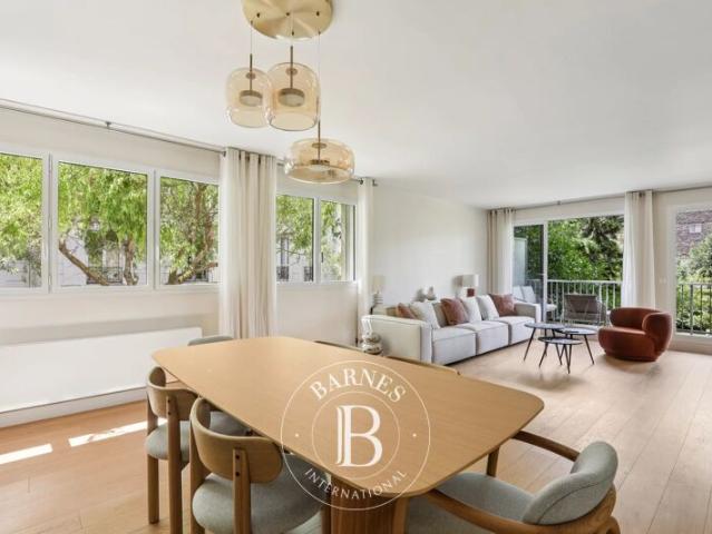 Paris 7ème, Appartement 3 Chambres 104 m² en location