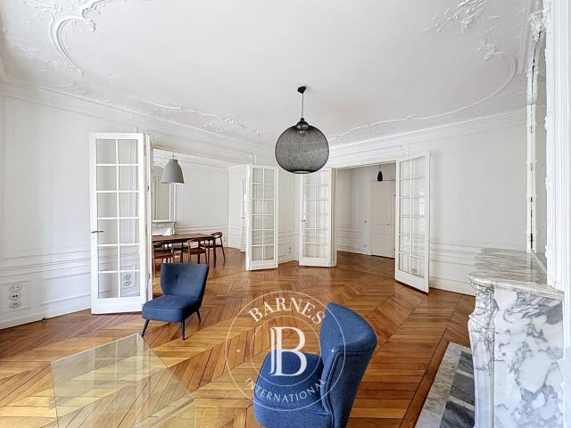 Paris 7ème, Appartement 3 Chambres 134 m² en location