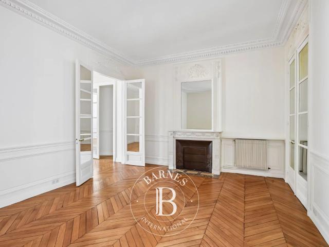 Paris 7ème, Appartement 4 Chambres 198 m² en location