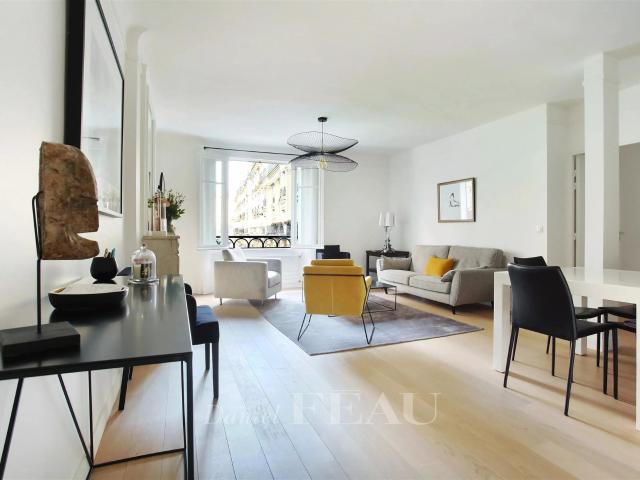 Paris 7ème Gros Caillou 85 m² rénové avec vue dégagée 84m² Paris 7ème