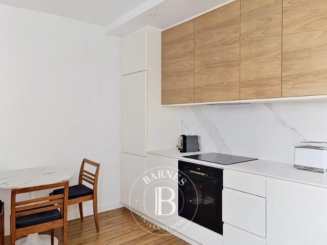 Paris 8ème, Appartement 1 Chambre 51 m² en location
