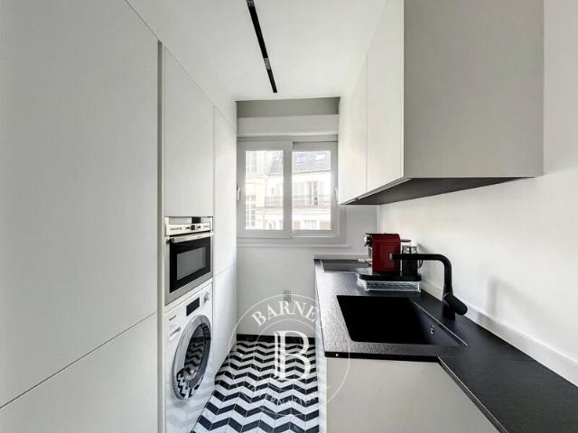 Paris 8ème, Appartement 1 Chambre 68 m² en location