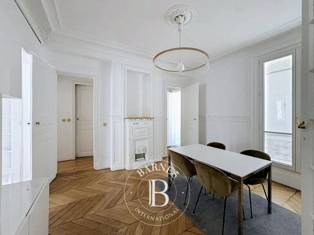 Paris 8ème, Appartement 2 Chambres 104 m² en location