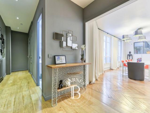 Paris 8ème, Appartement 6 Chambres 242 m² en location