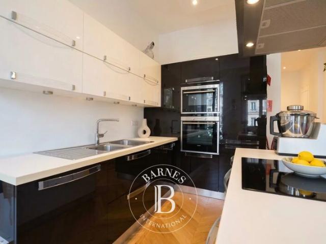 Paris 9ème, Appartement 1 Chambre 52 m² en location