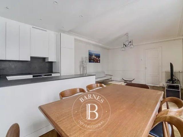 Paris 9ème, Appartement 3 Chambres 86 m² en location