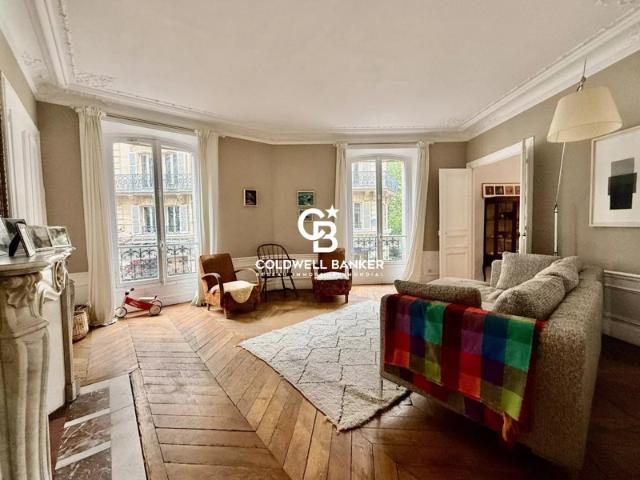 Paris 9ème: village des Martyrs appartement 4 pièces 103m2