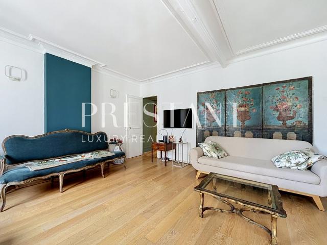 PARIS 10 Hôpital Saint Louis Bel appartement de 103,59 m. 107m² Paris 10ème