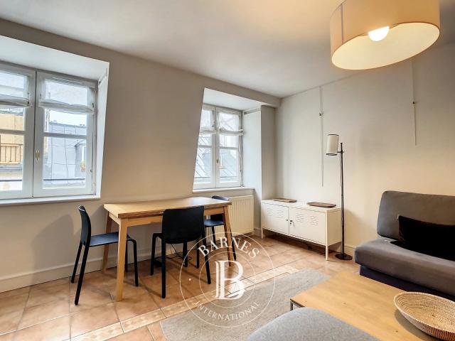 Paris 10ème, Appartement 1 Chambre 60 m² en location
