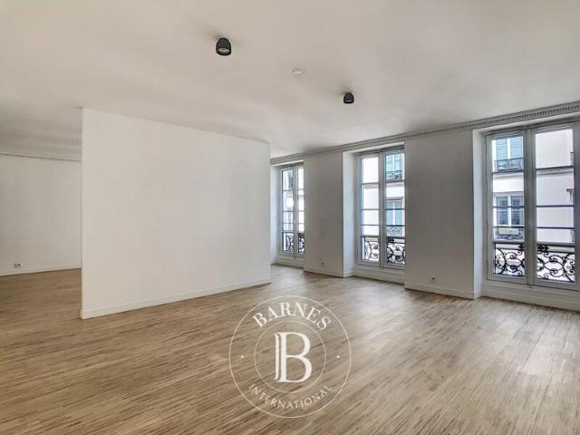 Paris 10ème, Appartement 3 Chambres 140 m² en location