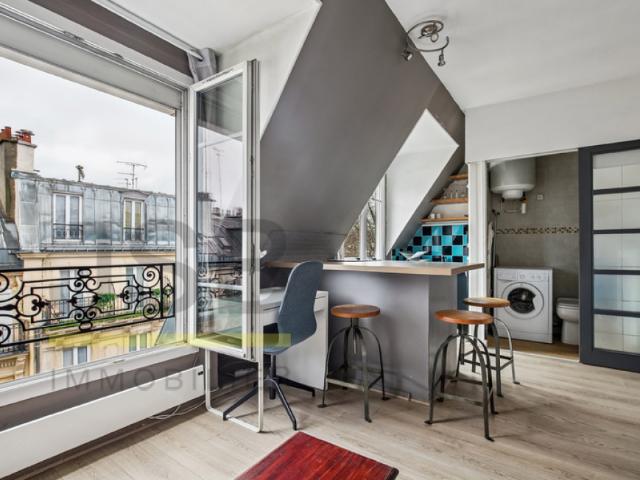 Paris 11 Rue Rochebrune Charmant studio sous les toits, de 17,22m2 et 20m² au sol