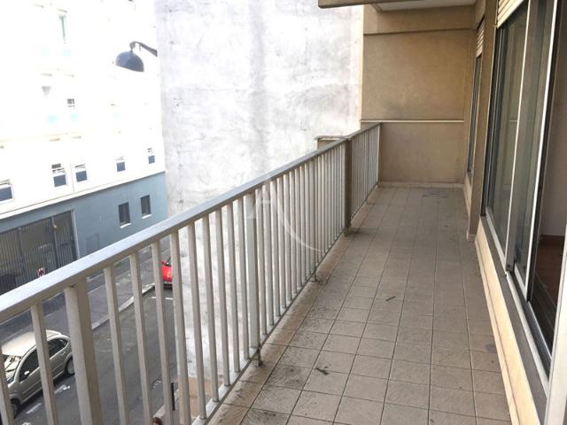 Paris 11ème Balcon & beau potentiel Actuellement Loué